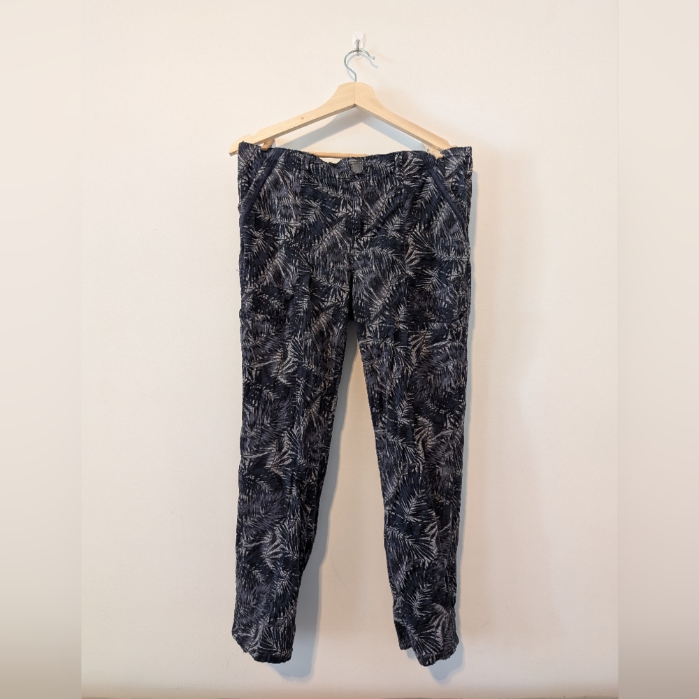 Democracy Black and Gray Leaf Print Pants